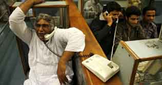 Karachi stocks remain volatile